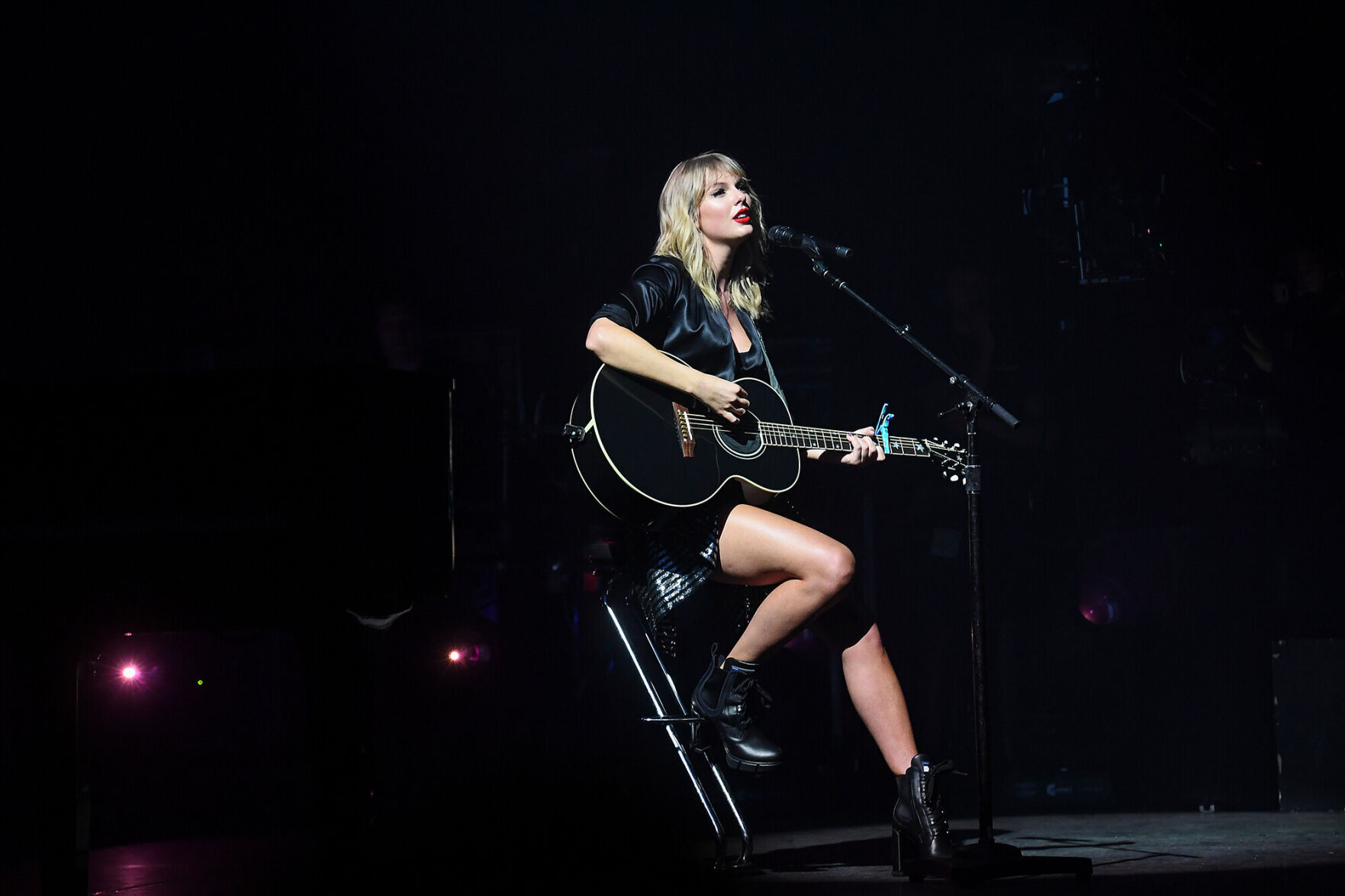 Why Taylor Swift is rerecording her songs